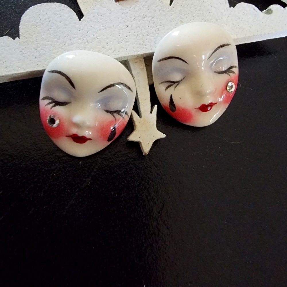 Pins and brooches